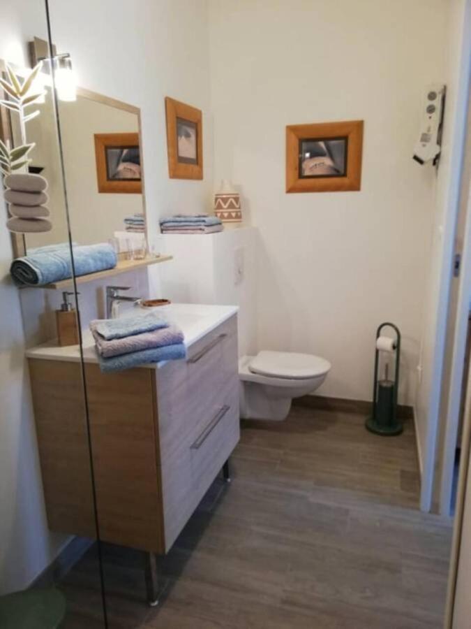 33 Bis Hotel La Rochelle  Bagian luar foto