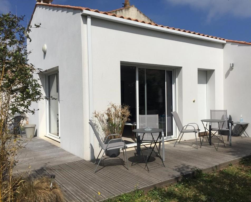 33 Bis Hotel La Rochelle  Bagian luar foto